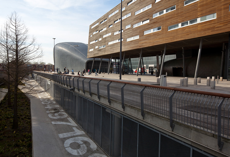 Radweg + Popkonzerthalle (Alsop 2004) + Apollo-Hotel (Alsop 2008)